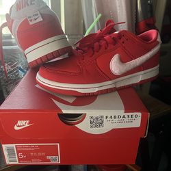 Nike Valentine Day Dunk 2024