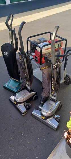 VACUUMS KIRBY AND RR.SUPERLITE EXCELLENT CONDITIONS 