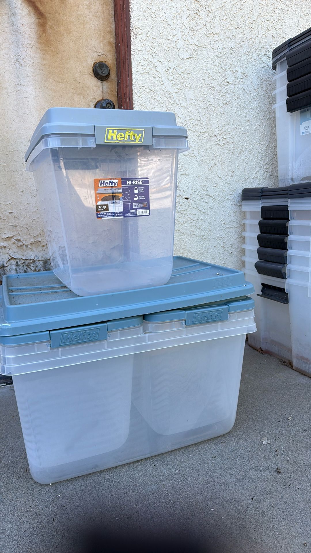 Hefty Hi- Rise Latching Plastic Storage Bins