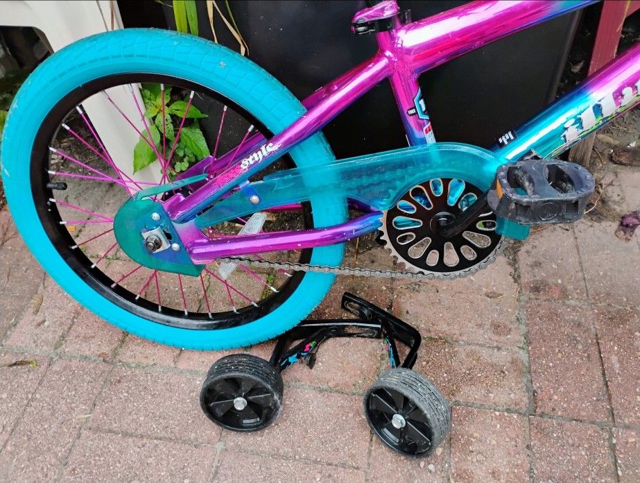 Kent Little Girls BMX Bike 18” Genesis Illusion(Free Training