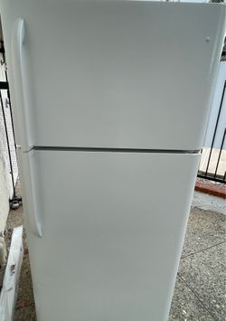 FRIGIDAIRE. Refrigerator.
