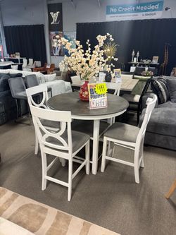 Gorgeous counter height dining set! 🔥🥇😍