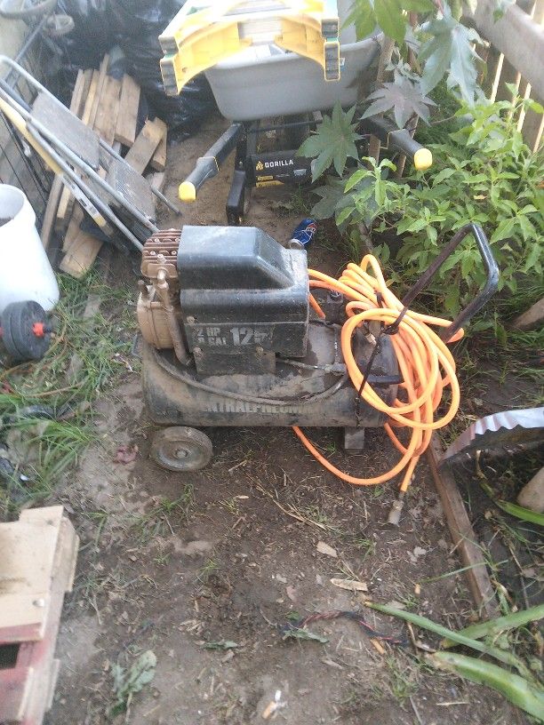2hp/8gal/125 Psi