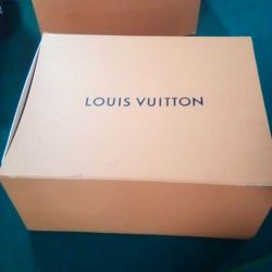 Men's LV size12,never worn