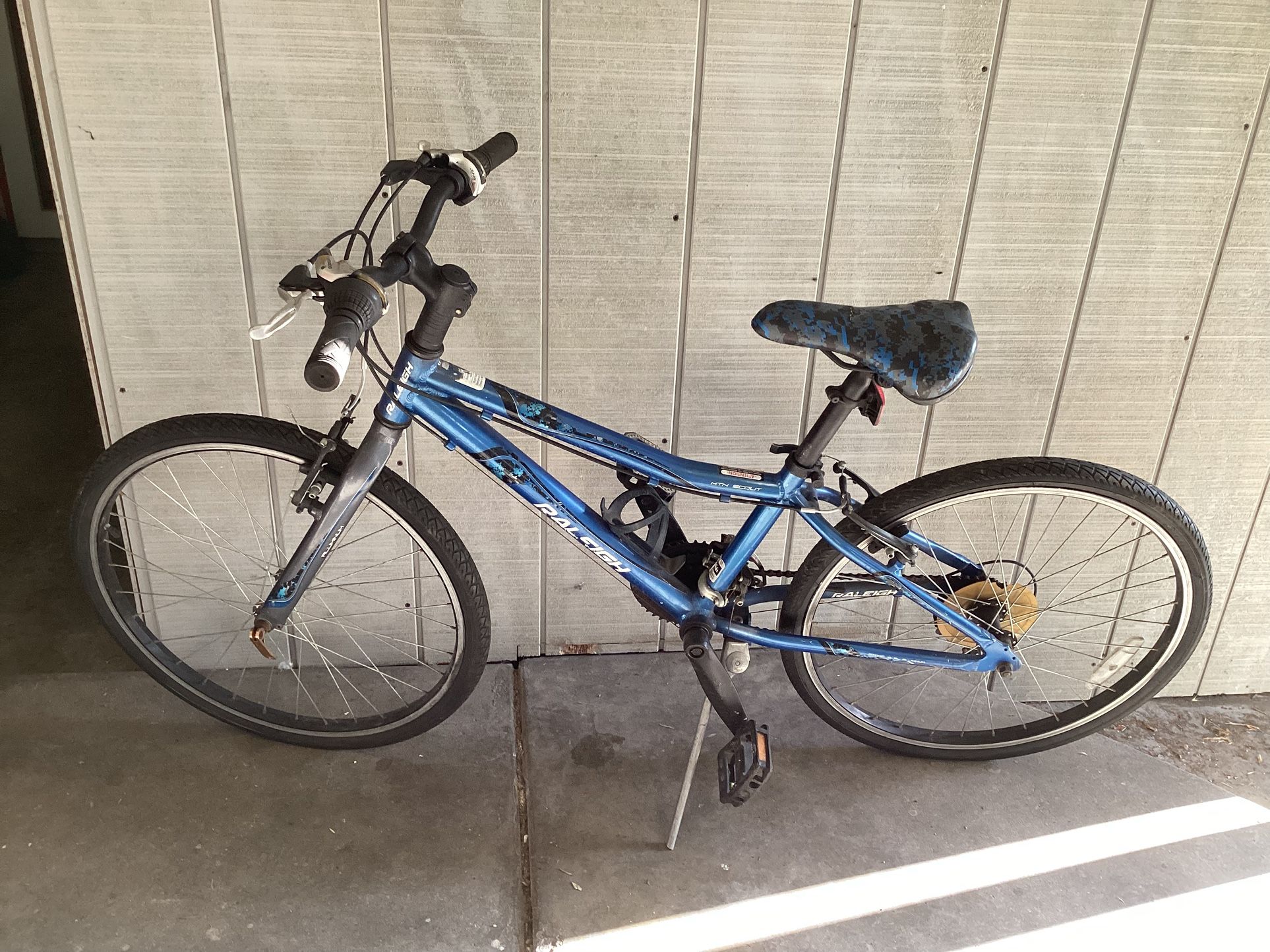 24” Road Raleigh Aluminum Bike For Boys 7 Speeds Good Condition $75
