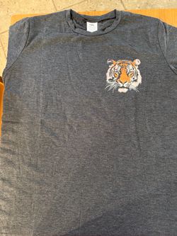 NEW Tiger Graphic T-Shirt Size 1XL