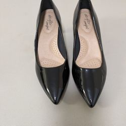 Dexflex Comfort Patent Black Heels Size 5.5