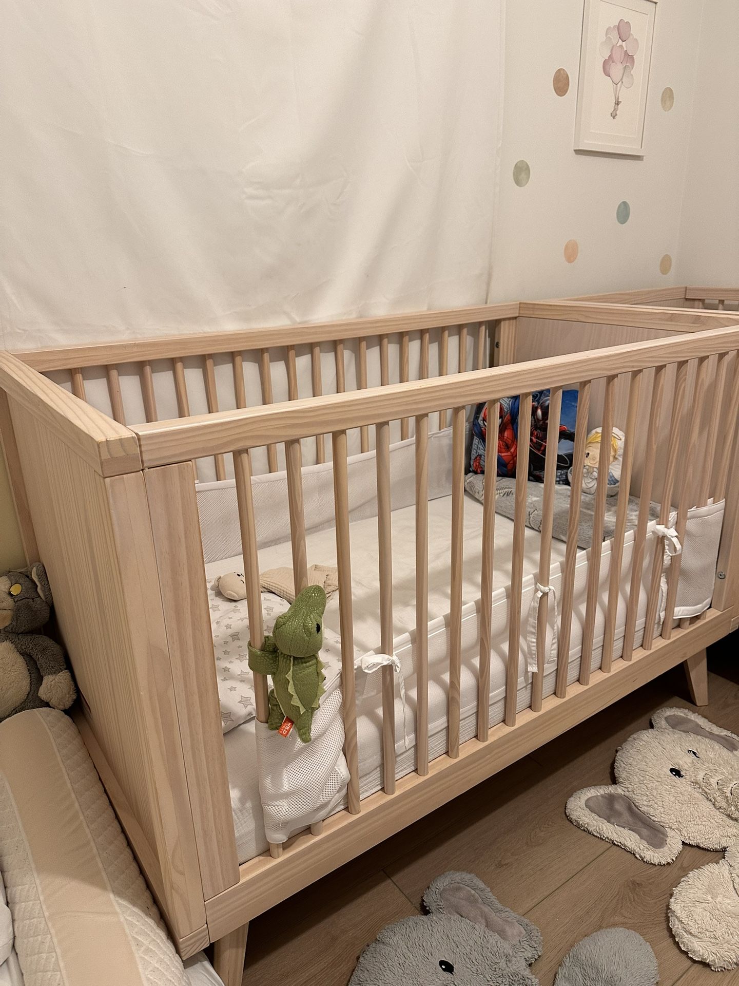 Simply Nursery Crib And Newton Baby Mattress 