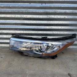 2014-2016 Toyota Highlander Headlight Oem