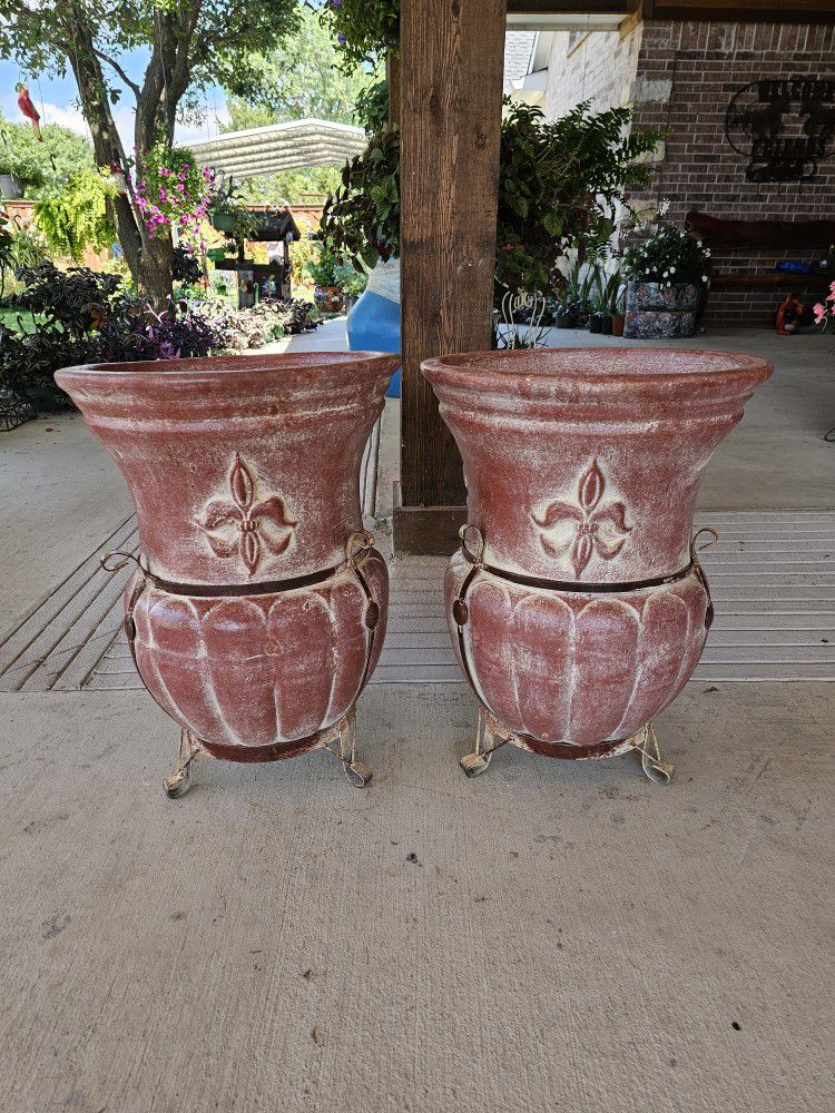 Rustic Flor de lis Clay Pots, Planters, Plants. Pottery $80 cada una