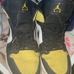 Jordan 1 Mid Yellow Toe Black
