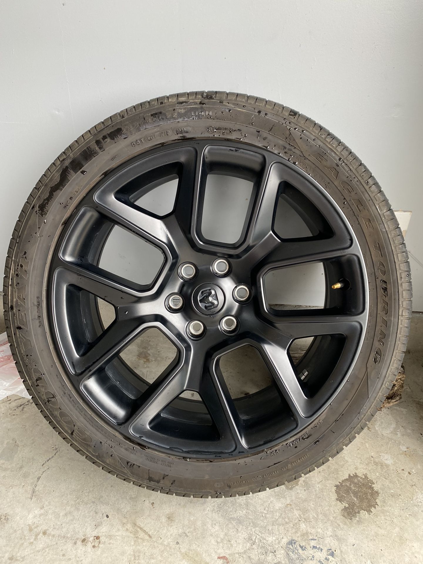 4 Tires with rims 22 inch for Ram 1500 original