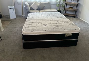 Queen Mattress and Box Spring Bamboo PillowTop New Set!