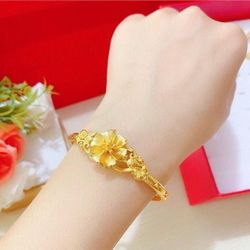 Fashion versatile must-have