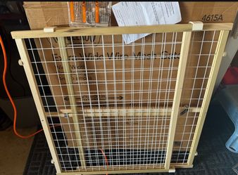 Toddleroo Extra-Wide Wire Mesh Gate  !! Located In Pacoima 91331