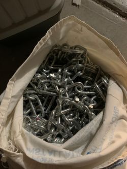 Pair of Titan Snow Chain TC2828CAM - never used