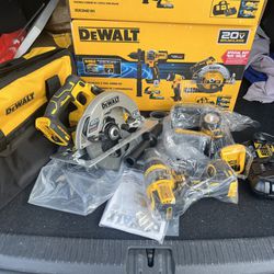 DEWALT DCK304E1 20V MAX Lithium-Ion Cordless 3-Tool Combo Kit with 5.0 Ah Battery and 1.7 Ah Battery