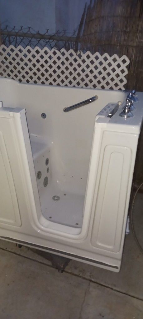 Used Walk In Tub