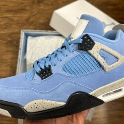 Air Jordan 4 UNC