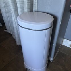 Munchkin Diaper Pail