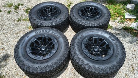Ram TRX RHO Black lunar edition beadlocks wheels 18"