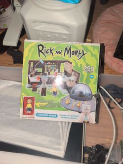Rick and Morty: Spaceship and garage set