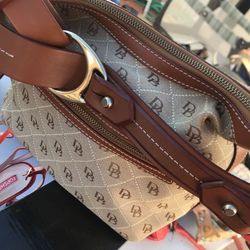 Woman Handbag- Dooney & Bourke Vintage