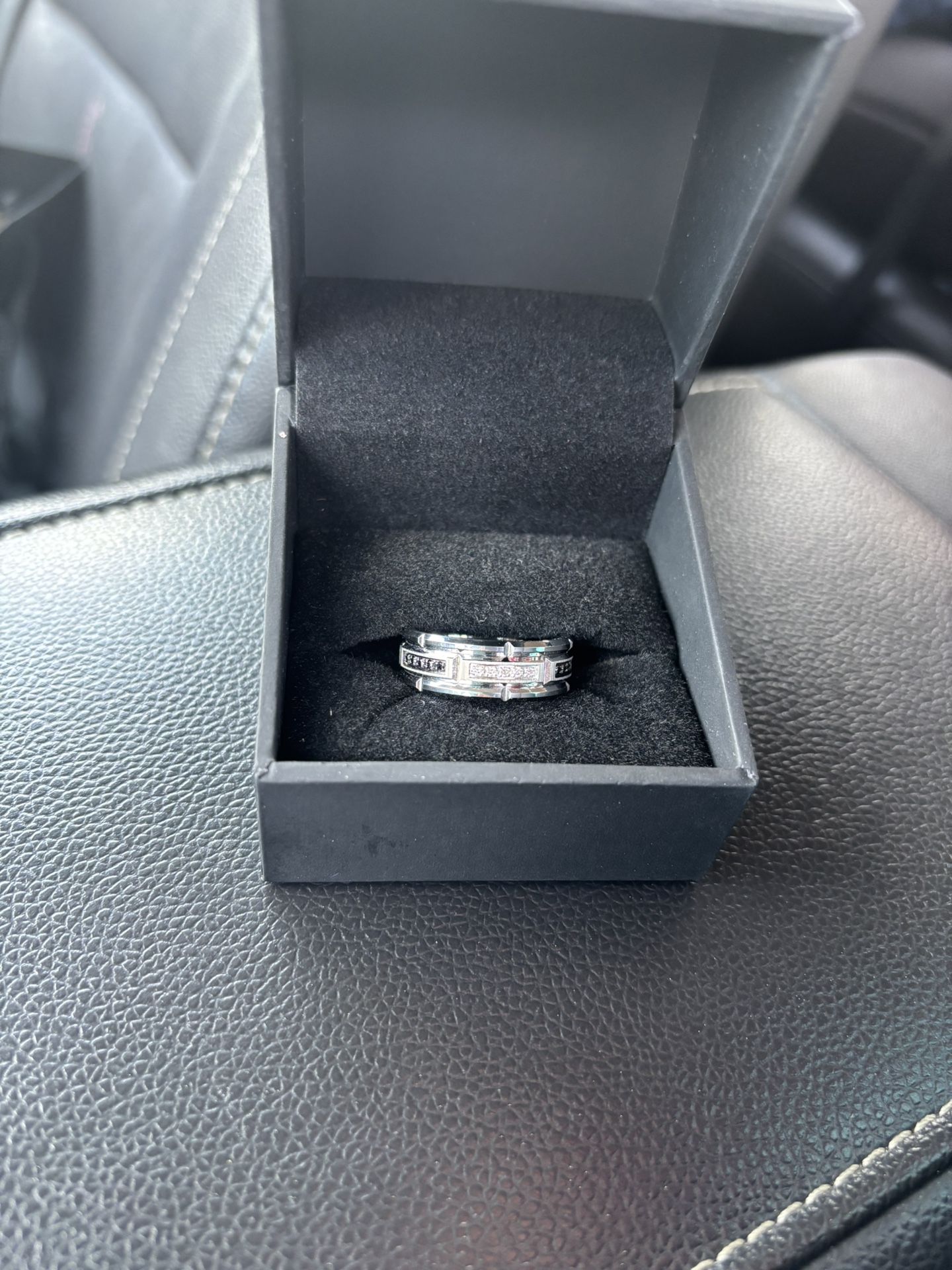 Men’s Wedding Band NEVER WORN!