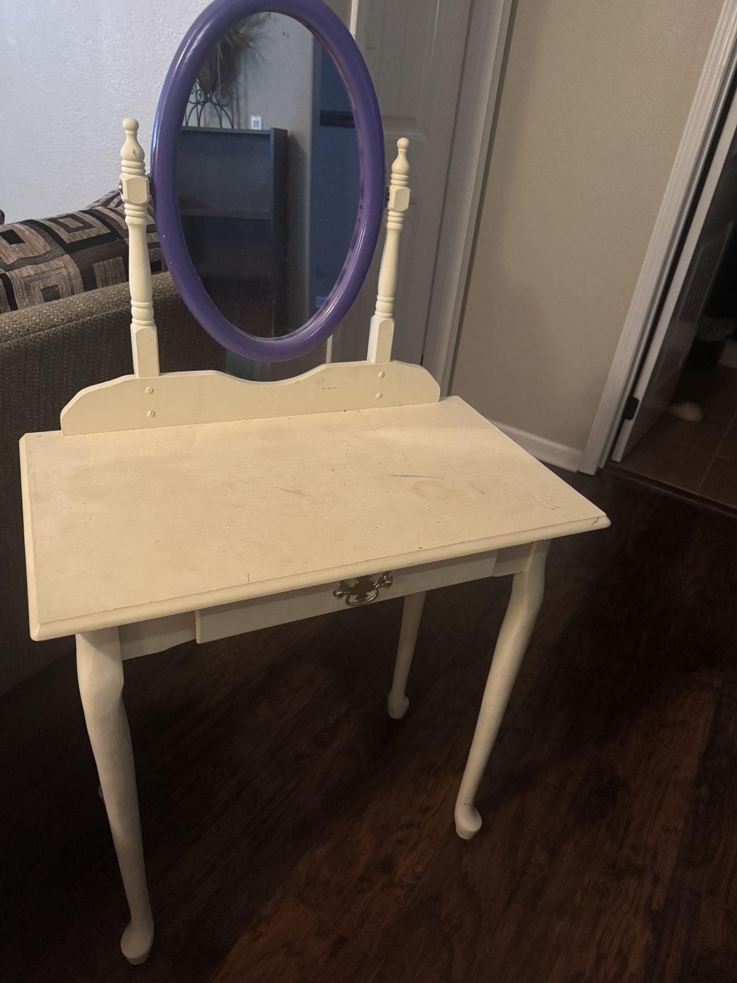 $25 Vintage Vanity And Jewelry Box