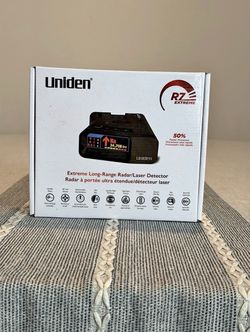 BRAND NEW Uniden R7 Extreme Long-Range Radar/Laser Detector