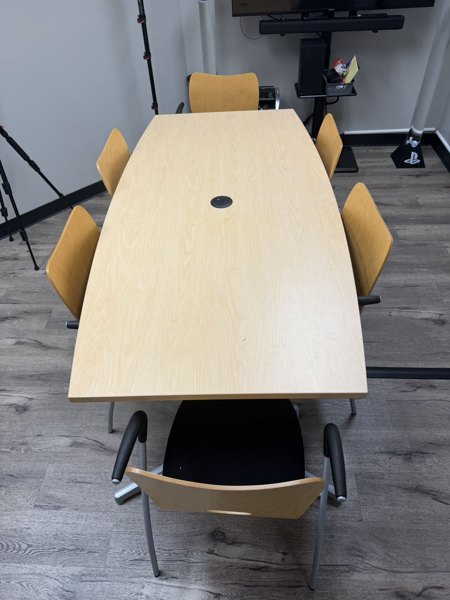 Conference Table with 6 Chairs β Great Condition