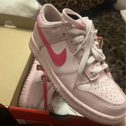 Nike Low Dunk Triple Pink 