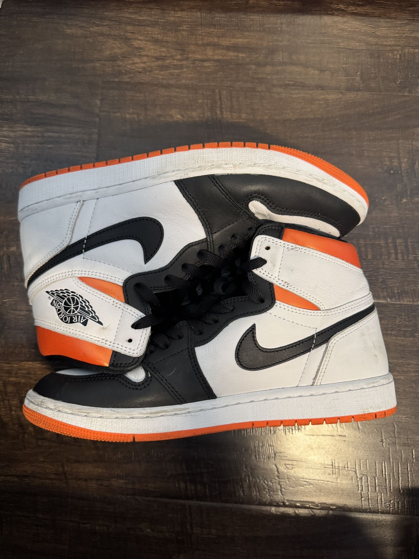 Jordan 1 Retro High OG Electro Orange Size 9 (NO BOX)