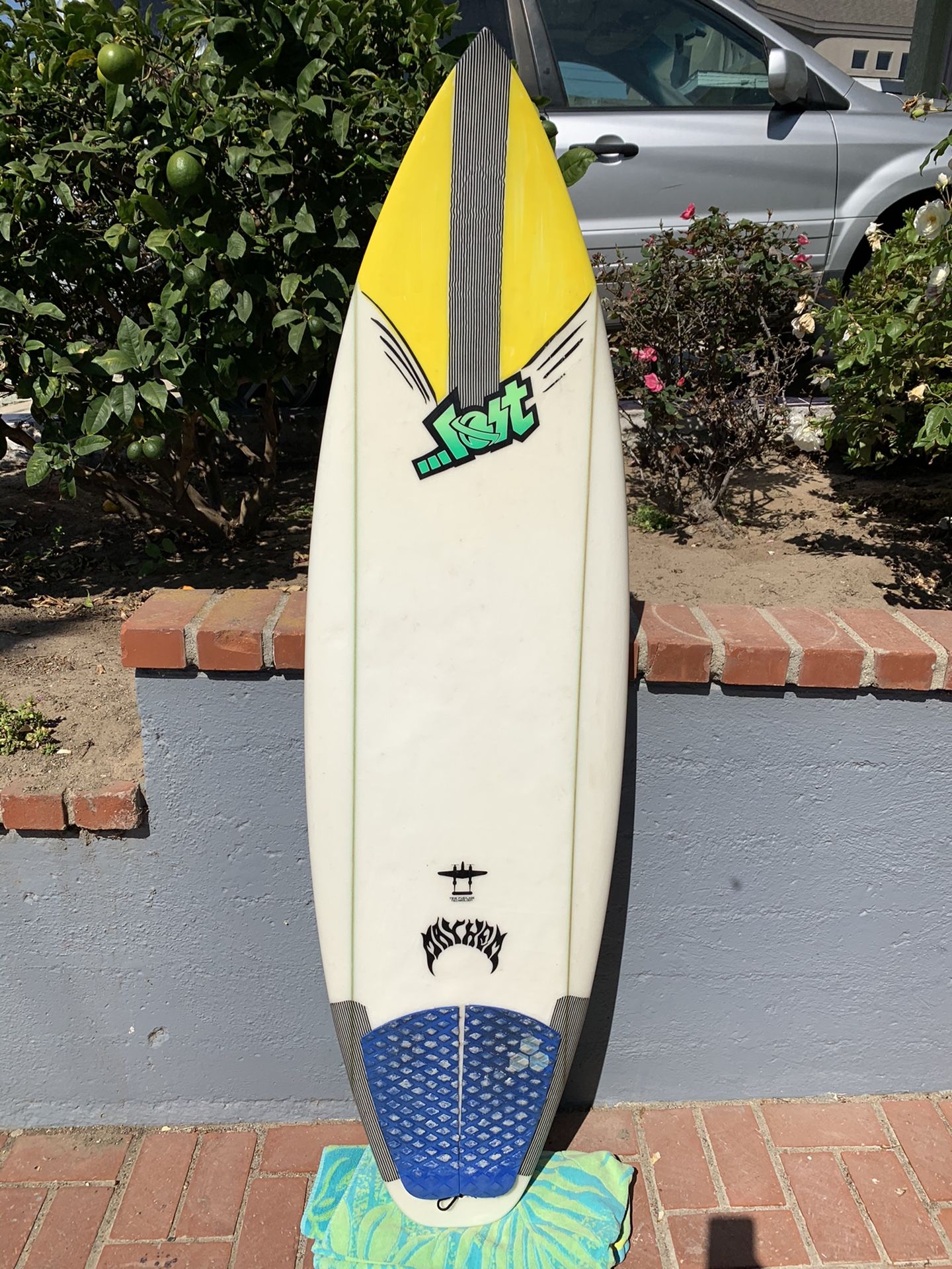 Lost Mayhem Twin Fusilage performance surfboard 5' 9" - FCS Fins Thruster