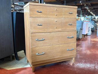 GEVURTZ Vintage Portland 4-Drawer Dresser w/ Dovetail Joints