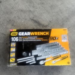 GEARWRENCH 1/4 in. and 3/8 in. Drive 6-Point Standard & Deep SAE/Metric 90-Tooth Ratchet and Socket Mechanics Tool Set (106-Piece)
