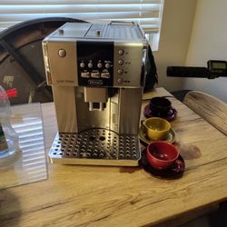 De’Longhi Gran Dama ESAM6600 Super Automatic Espresso Machine + Coffee Bar Bundle