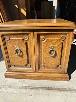1970s Vintage Accent table/ End Table/ Night Stand/ Bar cabinet
