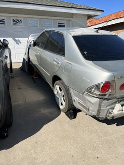 Parts Lexus IS 300