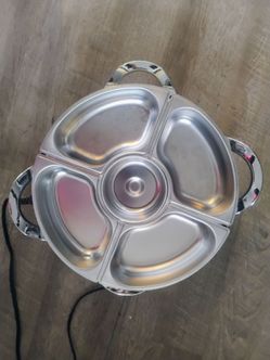 Nice Electric Oster 5 trais Buffet Warmer W Lids $10.00