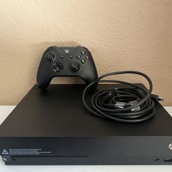 XBox One X 1TB
