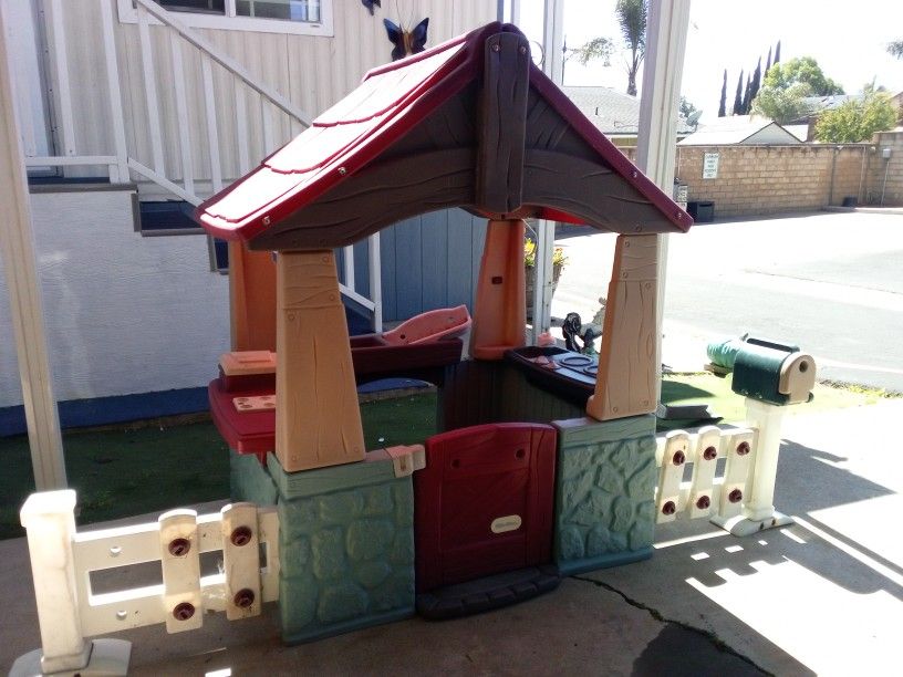 Little Tikes Playhouse