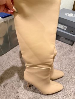 MUST GO! Cream Knee-High Heeled Boots - size 8