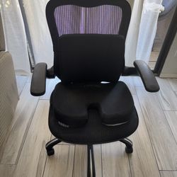 Office chair With Extra Cushions 