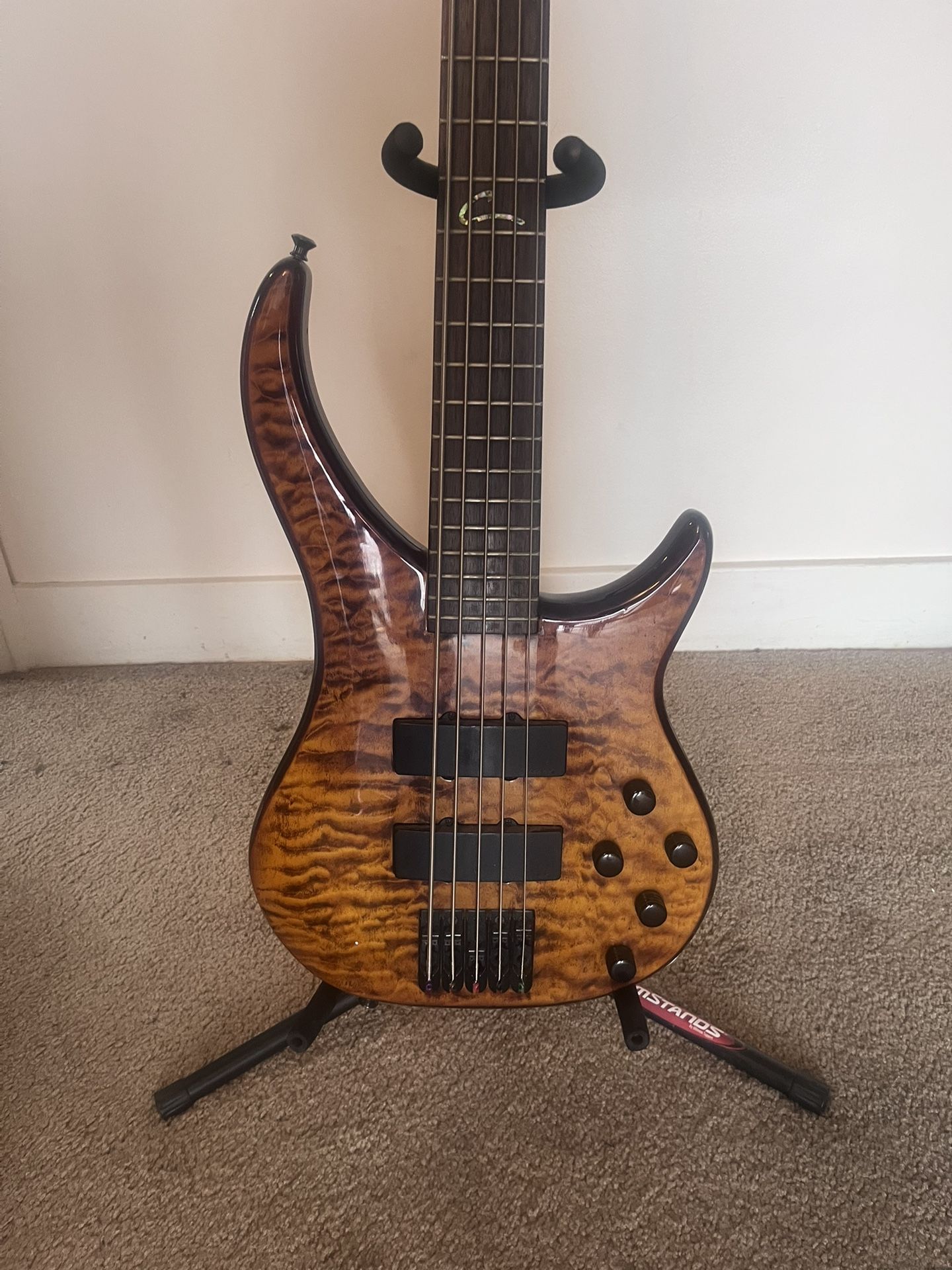 Peavey Cirrus BXP 5-String Electric Bass Guitar w Active Pickup System