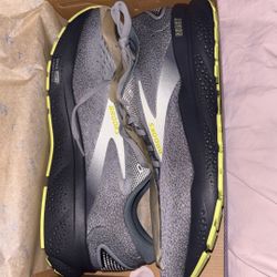 Brooks Ghost 16 men's running shoe. Size 10.5 Men’s wide Neutral New In Box