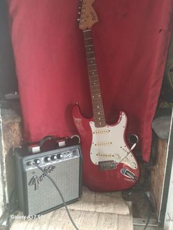 FENDER strat Electric Guitar & Amp