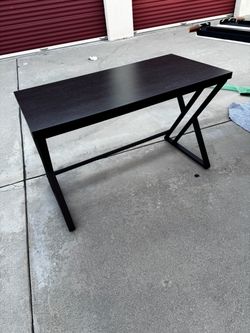 Gaming desk