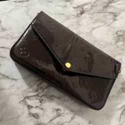 Authentic LV -Pochette Felicie purple