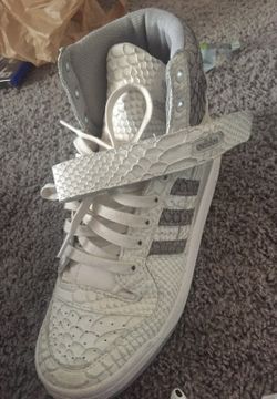 Size 9.5 Adidas